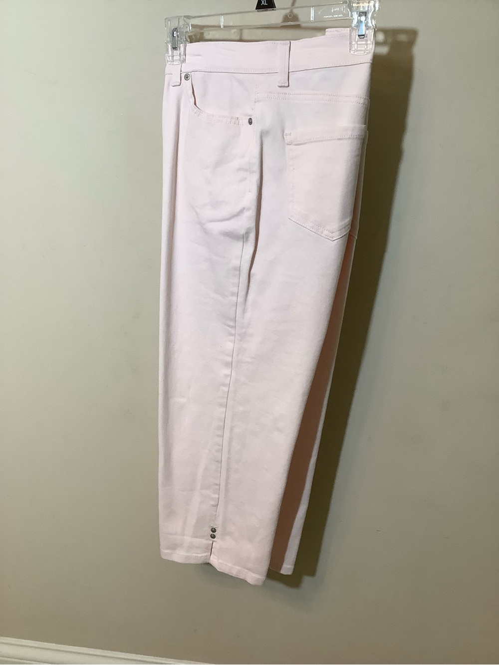 Gloria Vanderbilt Light Pink Capris